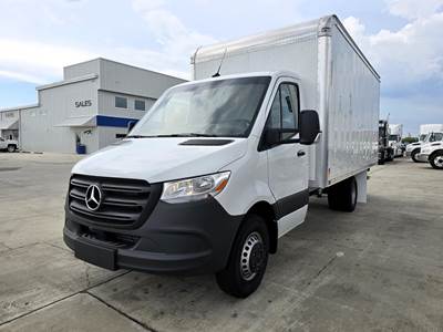 Mercedes-Benz Sprinter 3500 XD Box Truck