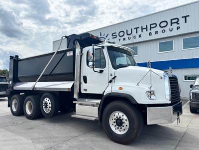 Freightliner 114SD Dump Truck - Detroit 470HP