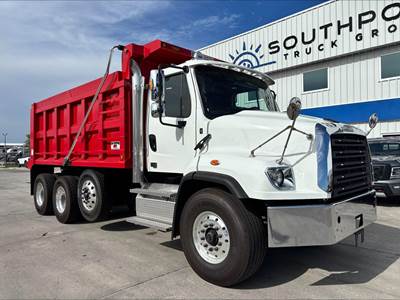 Freightliner 114SD Dump Truck - Detroit 470HP