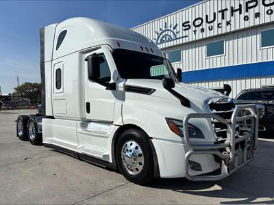 Freightliner Cascadia 126 Sleeper Semi Truck - Detroit 455HP