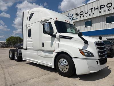 Freightliner Cascadia 126 Sleeper Semi Truck - Detroit 505HP