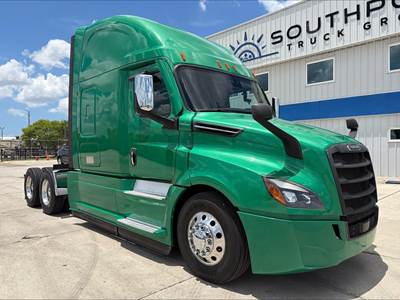 Freightliner Cascadia 126 Sleeper Semi Truck - Detroit 400HP