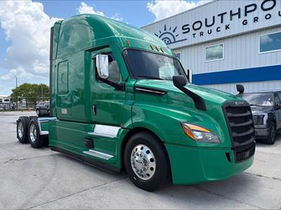 Freightliner Cascadia 126 Sleeper Semi Truck - Detroit 400HP