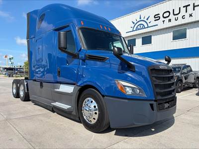 Freightliner Cascadia 126 Sleeper Semi Truck - Detroit 400HP