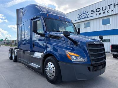 Freightliner Cascadia 126 Sleeper Semi Truck - Detroit 455HP