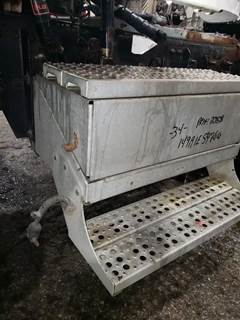 Freightliner FLD120 Battery Box for a 2001 Freightliner FLD-120