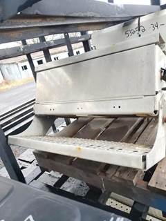 Freightliner Battery Box for a 2003 Freightliner COLUMBIA CL-120