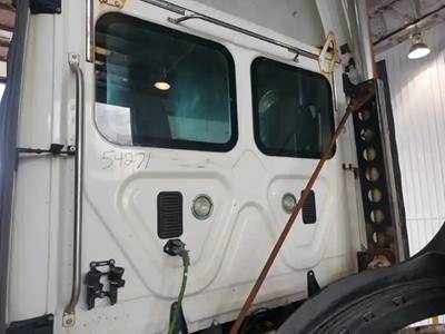 Freightliner Cascadia Cab Assembly for a 2011 Freightliner CASCADIA PX113042S T