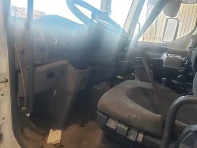 Kenworth Cab Assembly for a 2013 Kenworth K270/K370