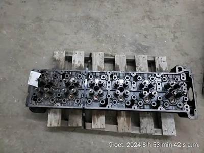 Detroit DD13 Cylinder Head