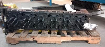 Detroit DD15 Cylinder Head for a 2011 Freightliner CASCADIA