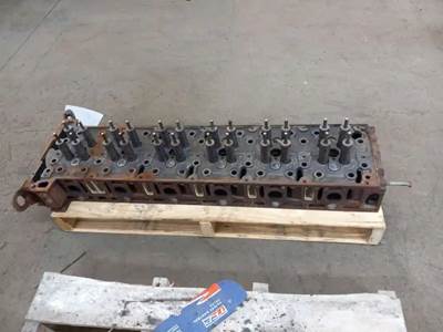 Detroit DD15 Cylinder Head for a 2016 Freightliner CASCADIA PX125064S