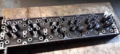 Detroit DD15 Cylinder Head for a 2004 Freightliner M2 112