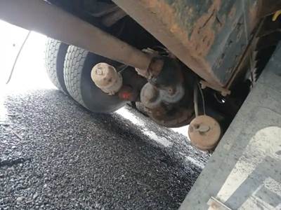 Dana-Spicer J400S Front Differential for a 1996 International 4900