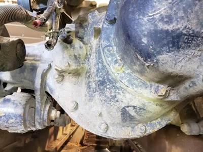 Eaton DP521P Front Differential for a 1998 CCC CAB OVER