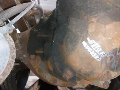 Eaton DS405P Front Differential for a 1999 International 9200