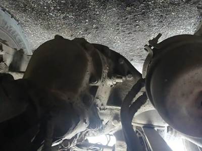 Eaton-Spicer DSP41 Front Differential for a 2007 Peterbilt 386