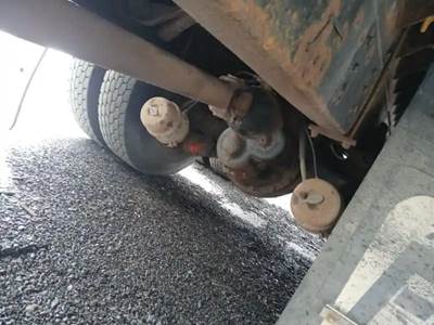 Spicer J400S Front Differential for a 1996 International 4900