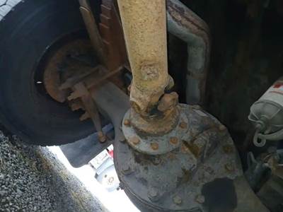 Alliance R210-2N Rear Differential for a 2013 Freightliner B2 AUTOBUS