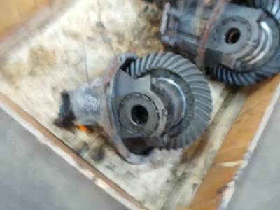 Dana RSP40 Rear Differential for a 2005 International 9400