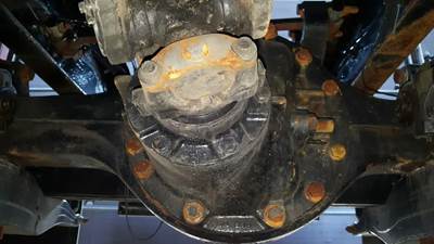 Dana RSP40 Rear Differential for a 2003 Peterbilt 387