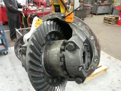 Eaton 17060S Rear Differential