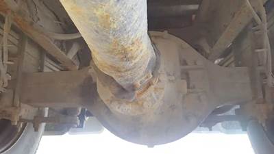 Eaton 19060S Rear Differential for a 2003 GMC C-7500