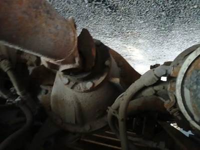 Eaton 22060S Rear Differential for a 2005 International 4300 SBA DURASTAR