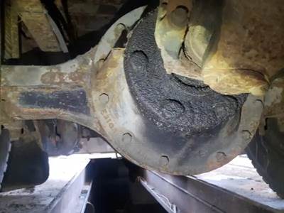 Eaton 23105S Rear Differential for a 1990 Kenworth T-400A