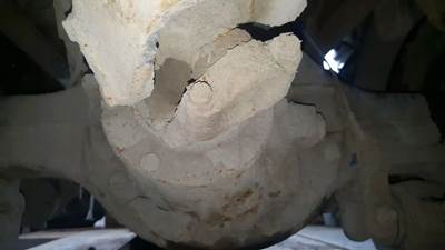 Eaton Rear Differential for a 2000 Volvo WX64 C/O