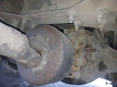 Eaton Rear Differential for a 2014 Peterbilt 330