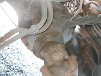 Eaton RD405 Rear Differential for a 1997 Peterbilt 385