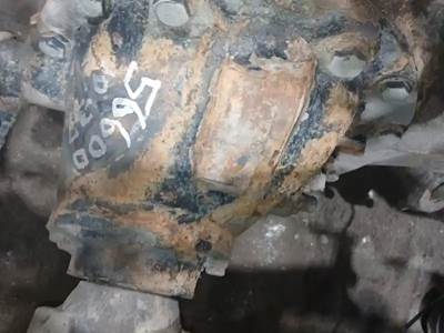 Eaton RDP40 Rear Differential for a 2013 Peterbilt 386