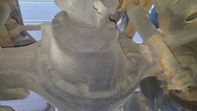 Eaton RS-404 Rear Differential for a 2000 Kenworth T-2000