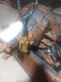 Eaton RS-404 Rear Differential for a 2003 Volvo VNM