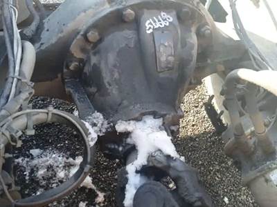 Eaton RS-404 Rear Differential for a 2002 Volvo VNL