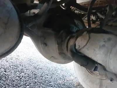 Eaton RS-405 Rear Differential for a 2000 International 9200I