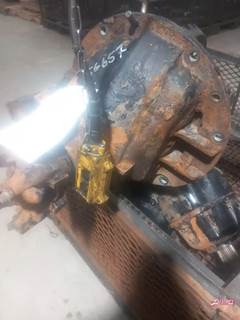 Eaton RS404 Rear Differential for a 2003 Volvo VNM