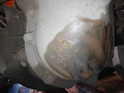 Eaton-Spicer DS-404P Rear Differential for a 2006 Kenworth T-600