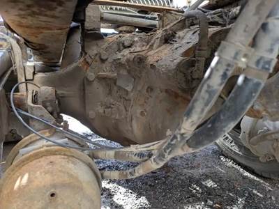 Eaton-Spicer DSP41 Rear Differential for a 2014 Peterbilt 579
