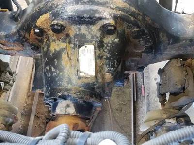 Eaton-Spicer P22060 Rear Differential for a 2013 Kenworth K270/K370