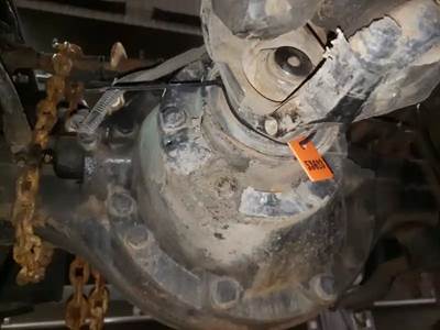 Eaton-Spicer RDP41 Rear Differential for a 2013 Peterbilt 587