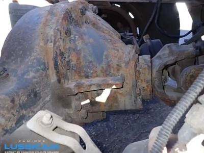 Eaton-Spicer RS-404 Rear Differential for a 2006 Freightliner CENTURY