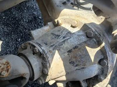 Eaton-Spicer RS-404 Rear Differential for a 1998 Kenworth T-600