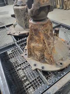 Meritor MR2014MA Rear Differential for a 2007 Volvo VNL
