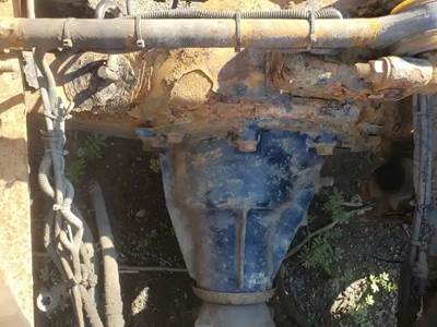 Meritor MR2014MA Rear Differential for a 2006 Volvo VN