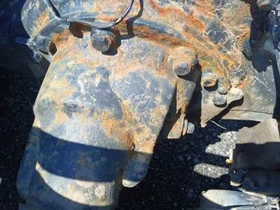 Meritor MR2014X Rear Differential for a 2014 Volvo VNL
