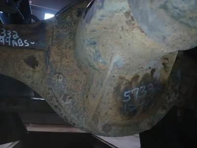 Meritor MR2014XA Rear Differential for a 2015 Volvo VNL