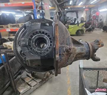 Meritor MR2014XA Rear Differential for a 2011 Volvo VNL