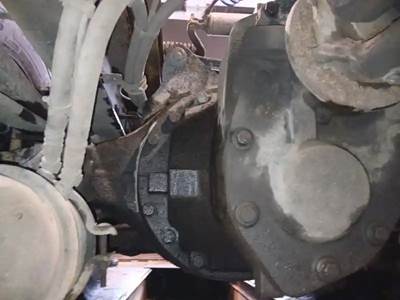 Meritor-Rockwell MD2014X Rear Differential for a 2013 Volvo VNL